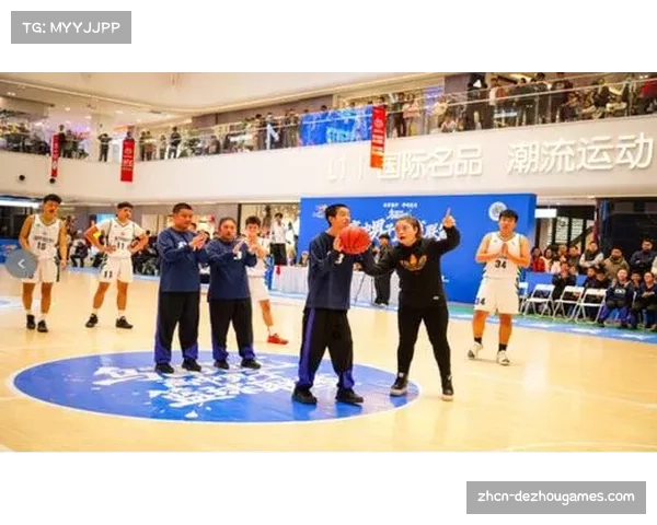 全明星赛热身环节球员集体身穿“支付我们应得的”T恤，表达薪资诉求